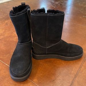 UGG Classic Zip Short Boots - Cozy and Stylish Women's Footwear